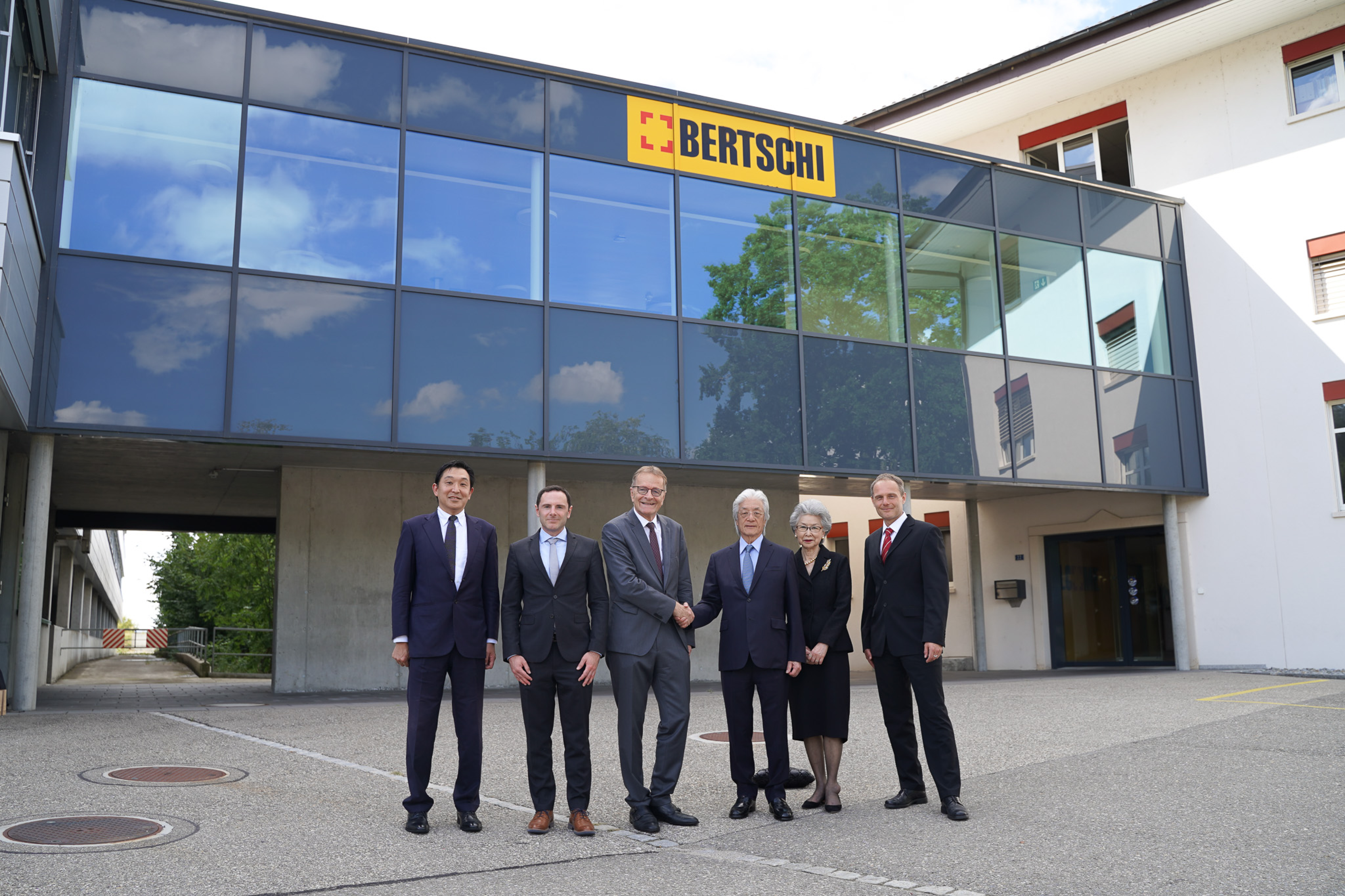 From left to right: Yasuki Sato, Jörg Berner, Hans-Jörg Bertschi, Takashi Uyeno, Junko Uyeno, and Markus Berner