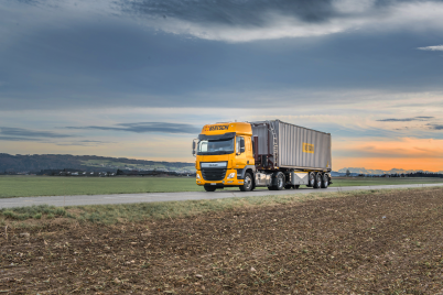 Dry Bulk truck with bag-in-box container