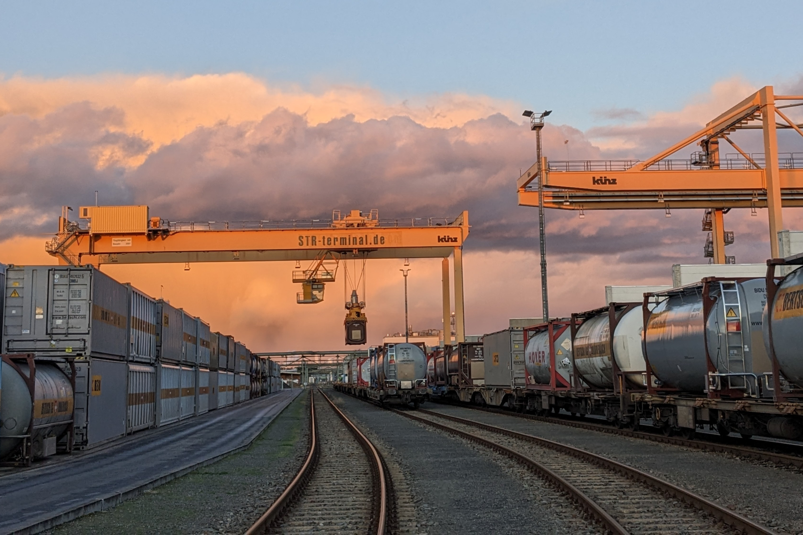 Terminal with Rail